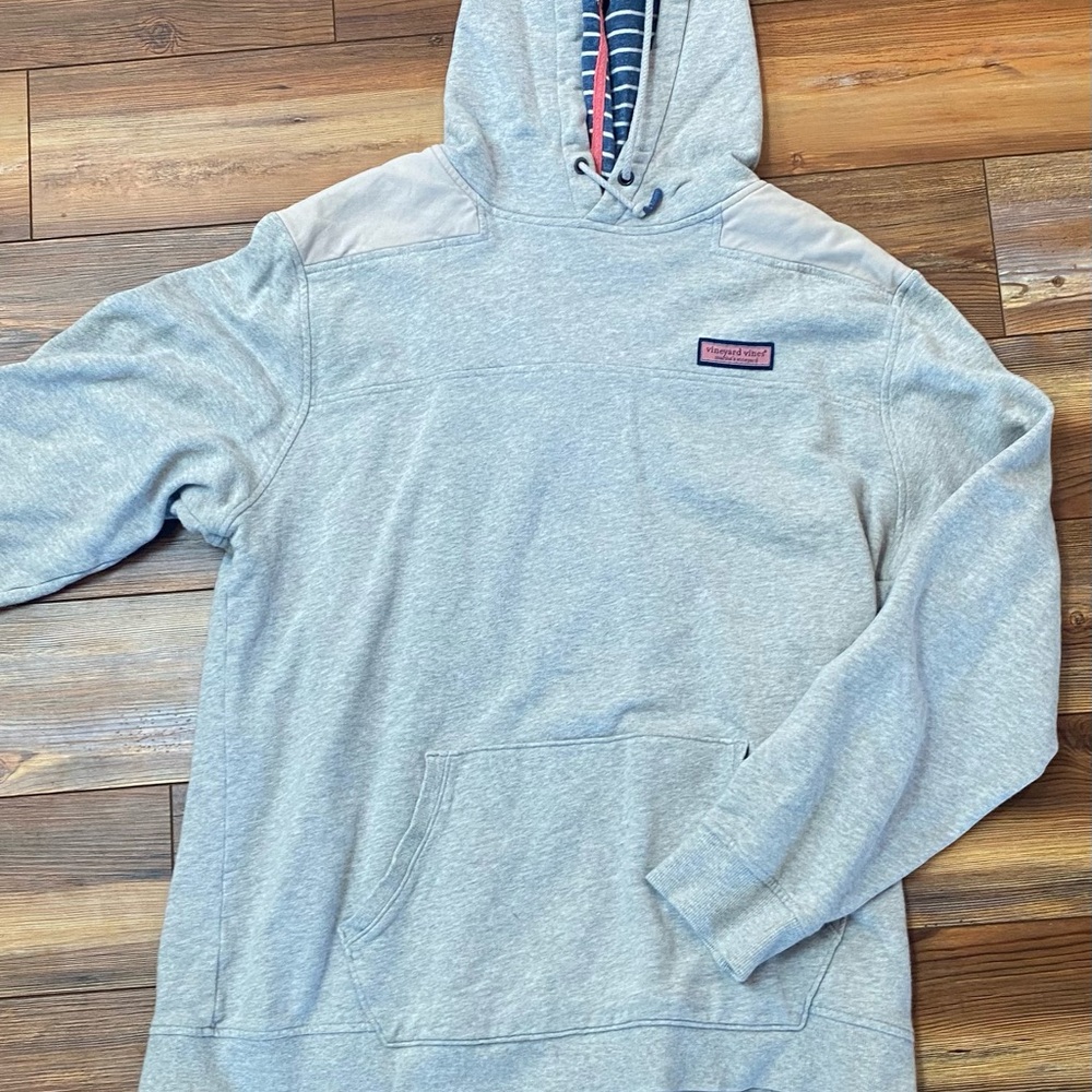Vineyard Vines Light Gray Hoodie with Striped Hood